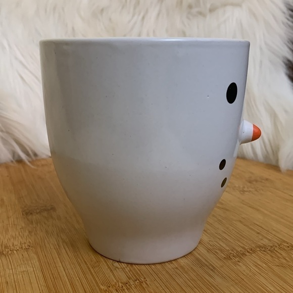 Royal Norfolk | White Ceramic Carrot Nose Snowman Face Mug - Picture 3 of 10